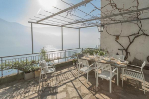Giuliano's House - Amazing Lake View by Rent All Como Laglio